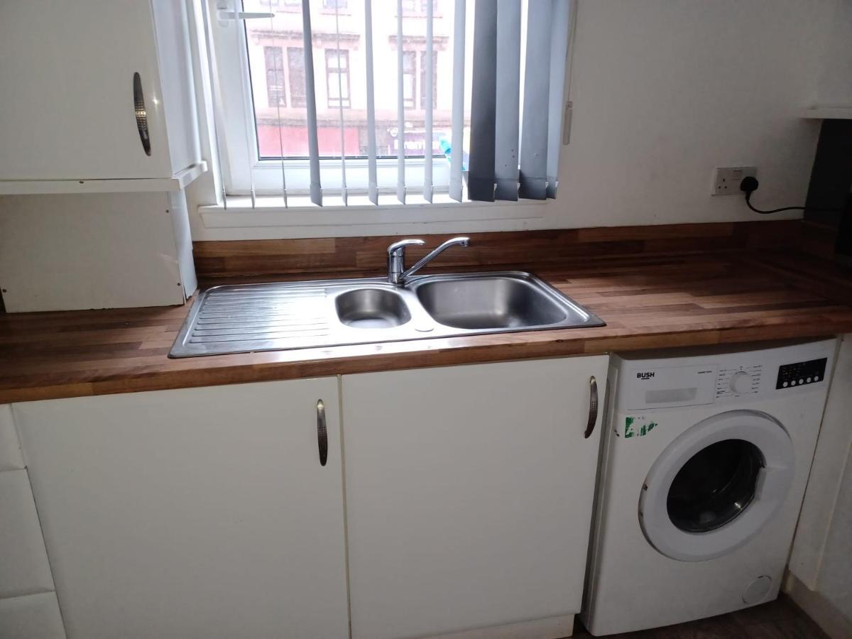 Bellway Commonwealth Apartment, Only Ages Over 23 Glasgow Bagian luar foto
